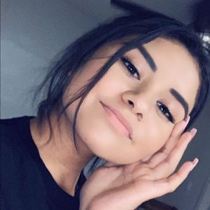 Meet your Posher, Isabel